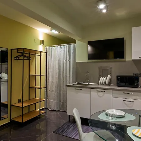 Beauty 1 Free Parking *